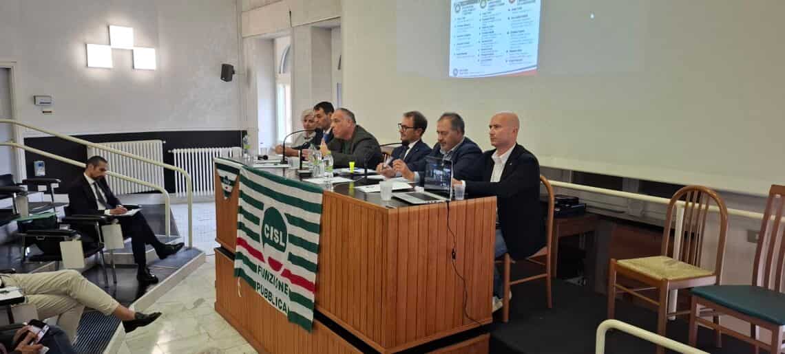 Petrini all’evento Cisl Fp sul post sisma: “Ricostruire è diverso da costruire, maestranze formate sono essenziali”